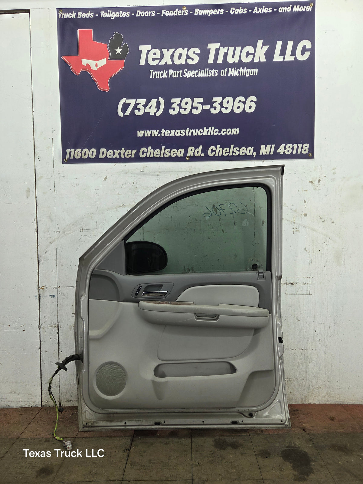 2007-2013 Chevrolet Silverado / GMC Sierra 1500 2500 3500 HD RH Front Passenger Side Door