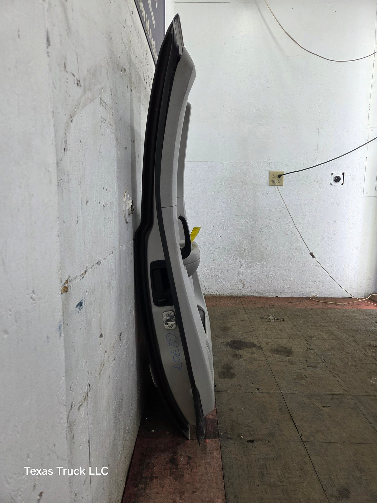 2007-2013 Chevrolet Silverado / GMC Sierra 1500 2500 3500 HD Passenger side Extended Cab RH Rear Door