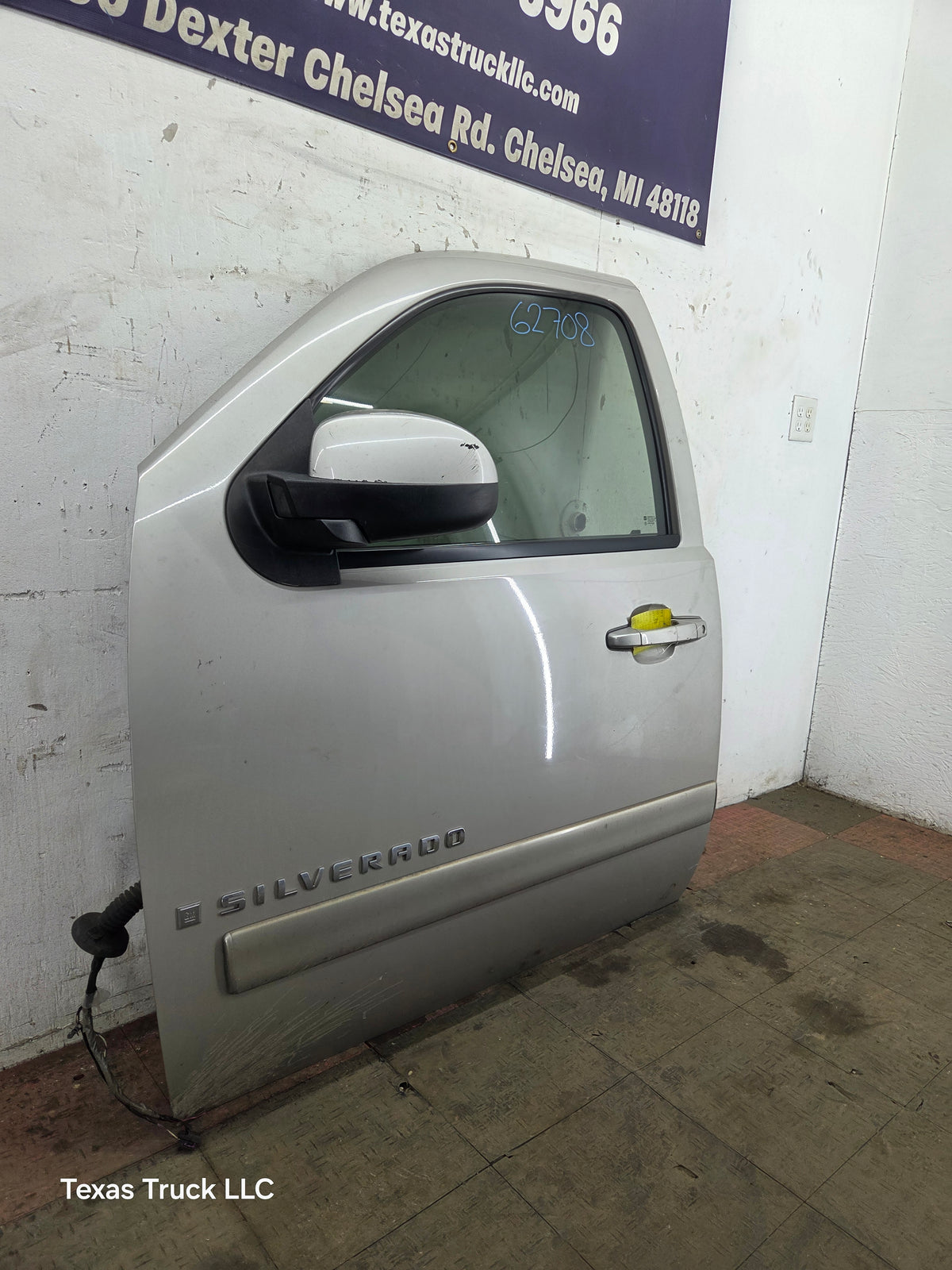 2007-2013 Chevrolet Silverado / GMC Sierra 1500 2500 3500 HD LH Front Driver Side Door