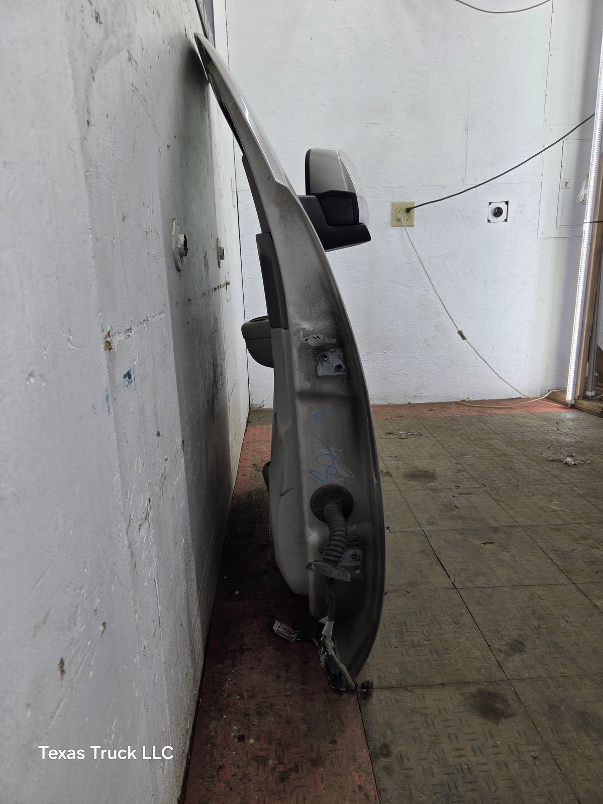2007-2013 Chevrolet Silverado / GMC Sierra 1500 2500 3500 HD LH Front Driver Side Door