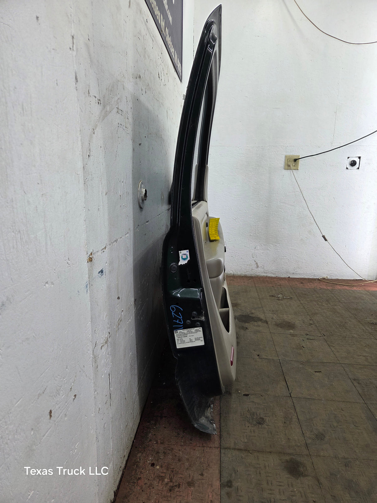 1999-2006 Chevrolet Silverado / GMC Sierra 1500 2500 3500 HD Front Driver Side Door LH