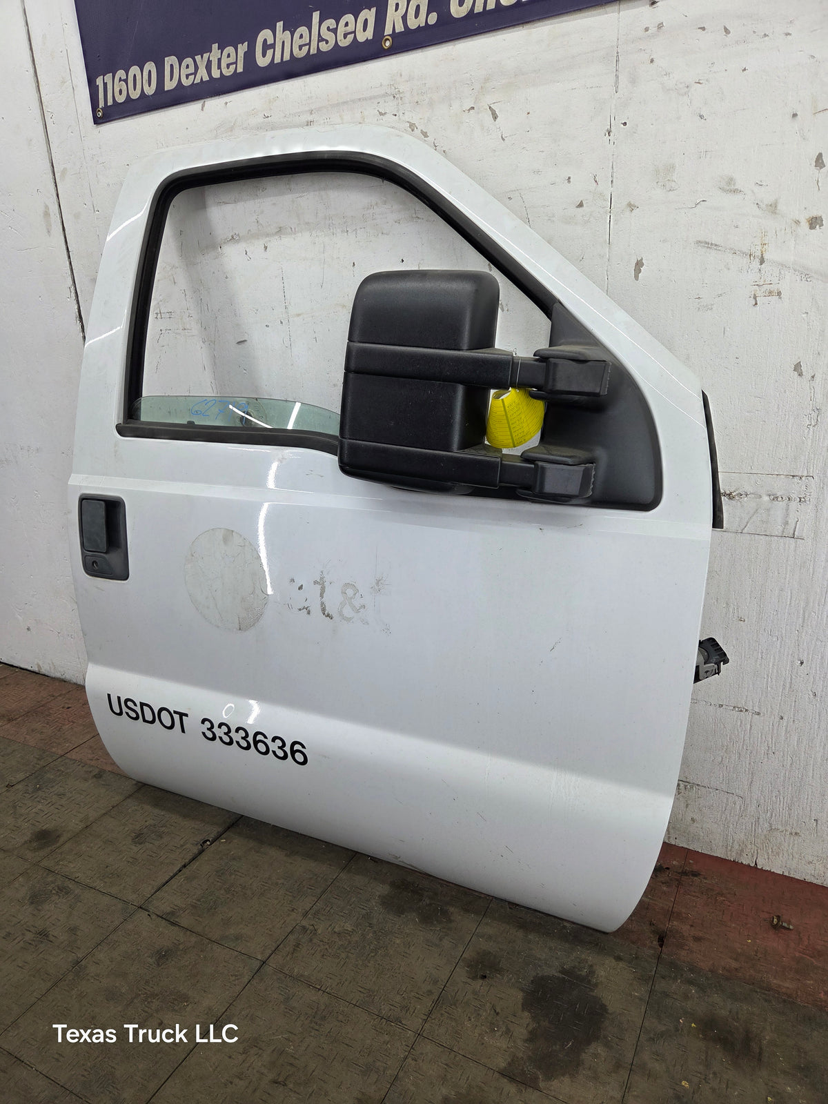 2012-2016 Ford Super Duty RH Passenger Side Front Door F250 F350 F450 F550