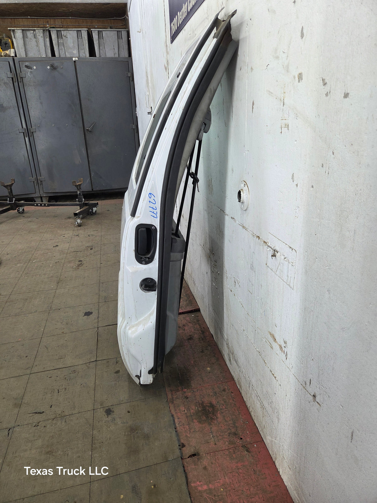 2008-2016 Ford Super Duty F250 F350 F450 F550 RH Extended Cab Passenger Side Rear Door