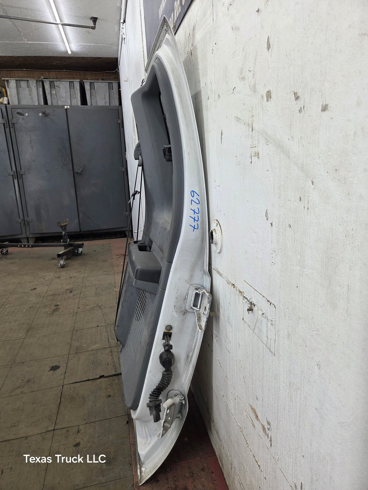 2008-2016 Ford Super Duty F250 F350 F450 F550 RH Extended Cab Passenger Side Rear Door
