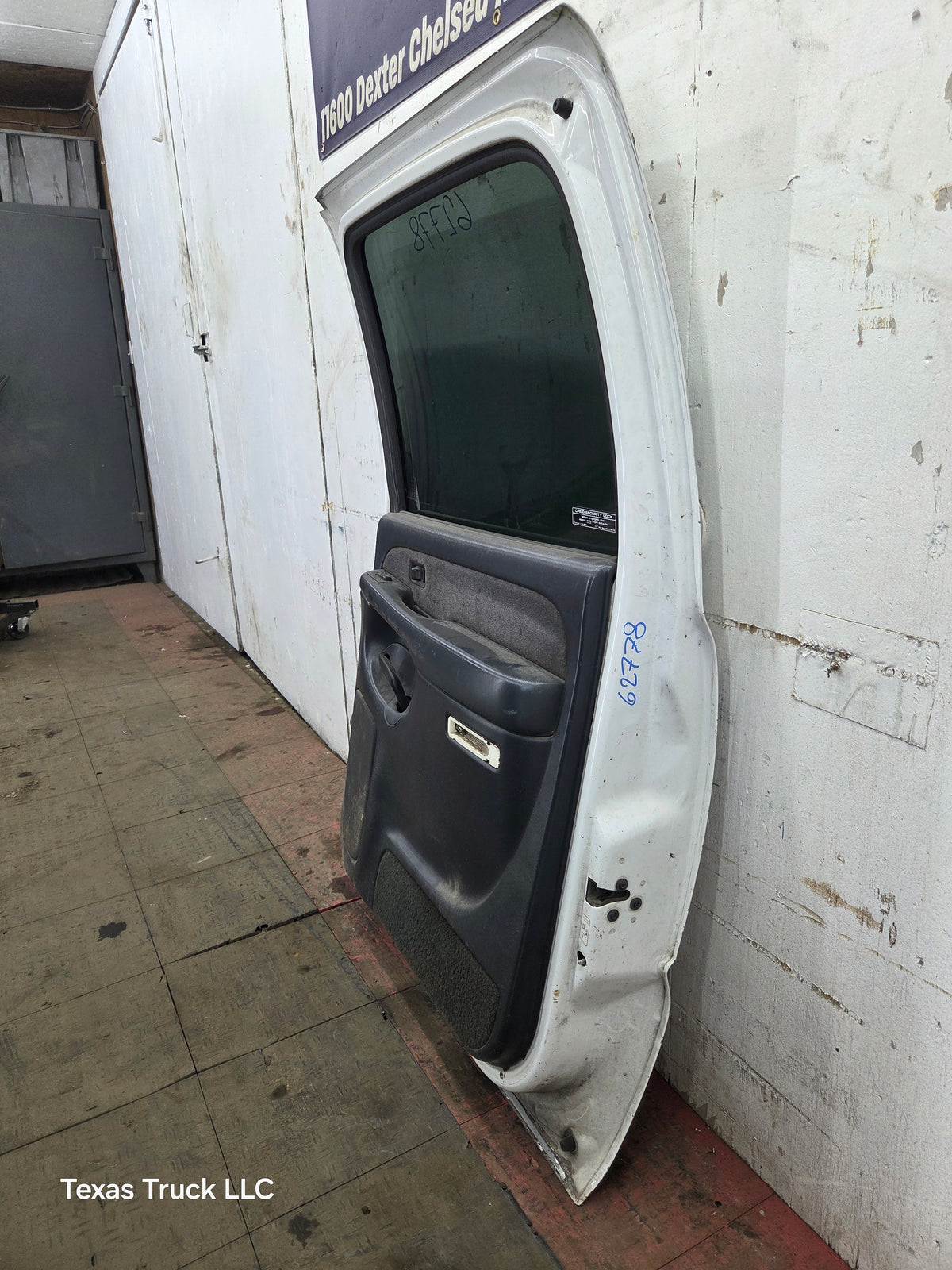1999-2006 Chevrolet Silverado / GMC Sierra 1500 2500 3500 HD Rear Passenger side Crew Cab rear door RH