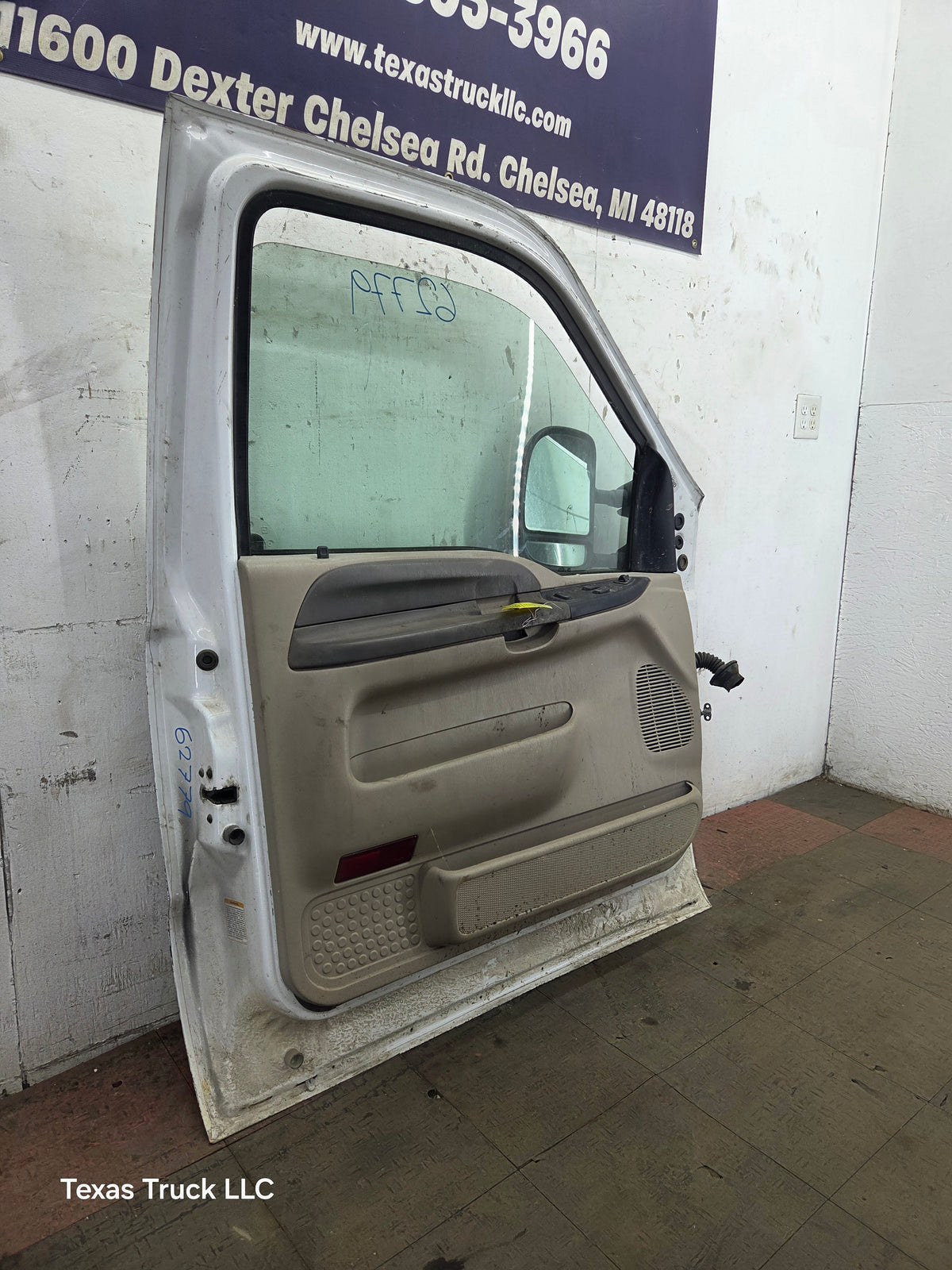 1999-2007 Ford Super Duty LH Driver Side Front Door F250 F350 F450 F550