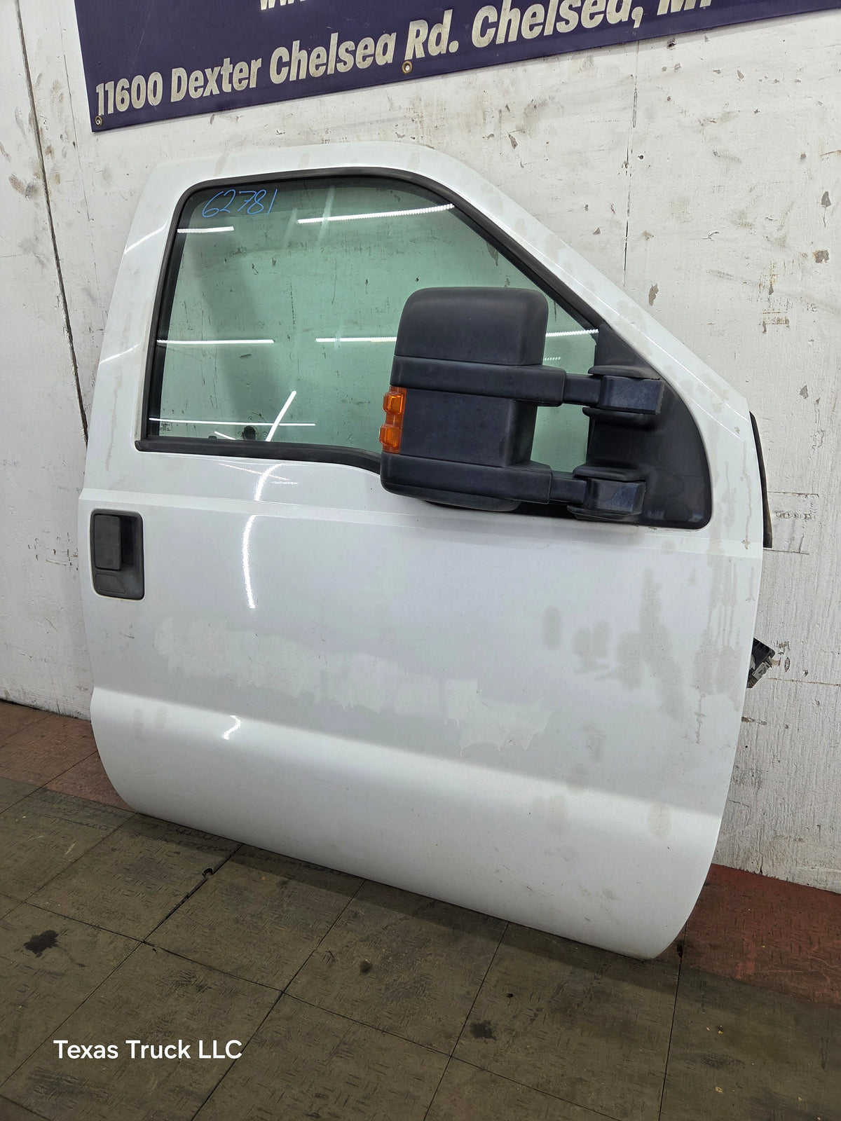 2012-2016 Ford Super Duty RH Passenger Side Front Door F250 F350 F450 F550