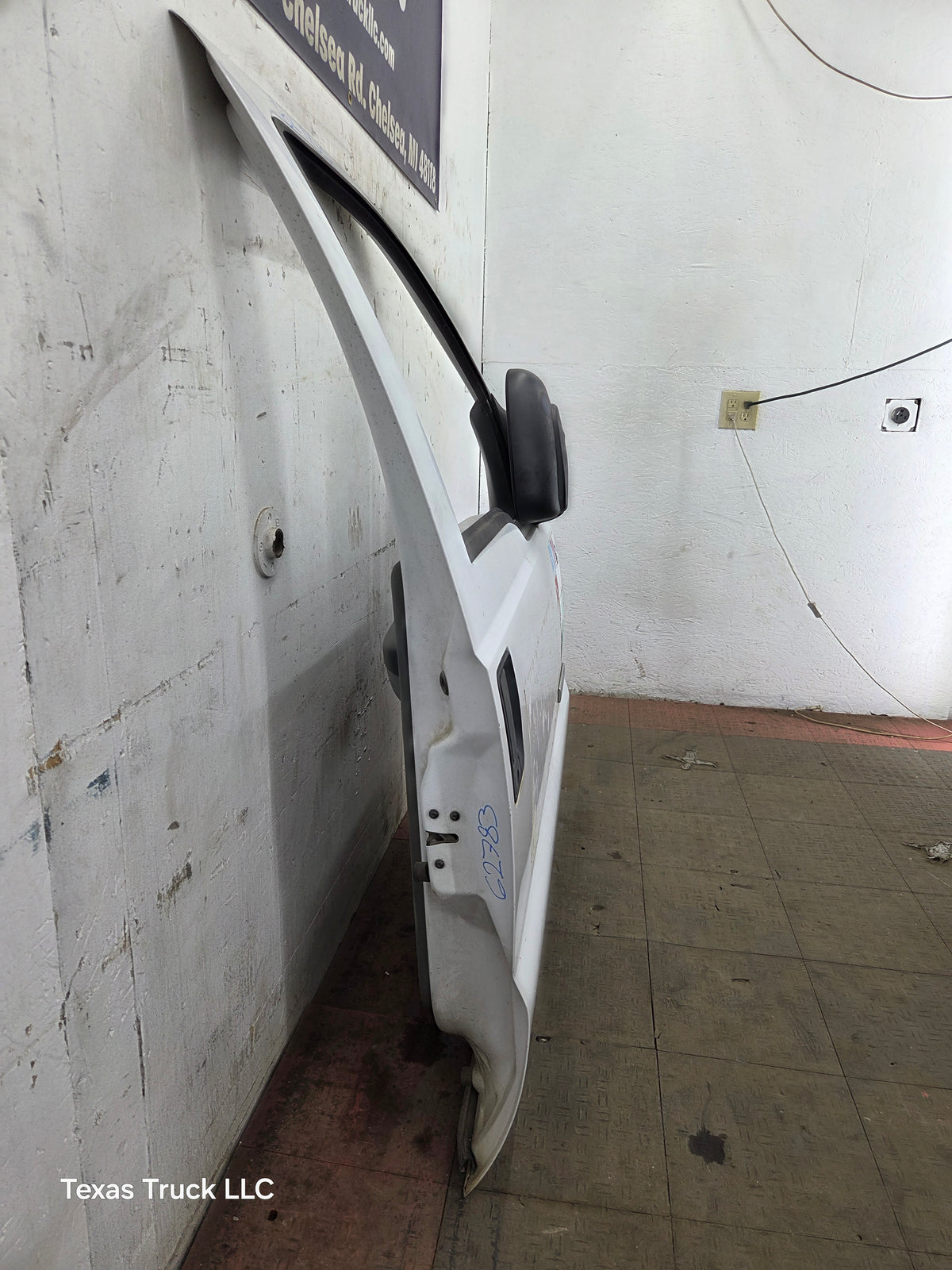 1999-2007 Ford Super Duty RH Passenger Side Front Door F250 F350 F450 F550