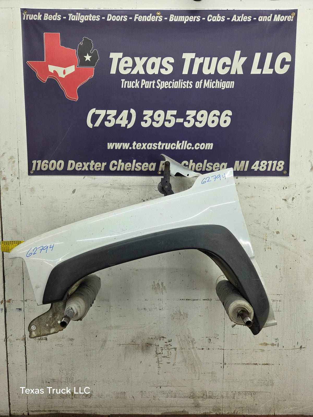 1999-2002 Chevrolet Silverado / Tahoe / Suburban 1500 2500 3500 HD LH Driver Side Front Fender