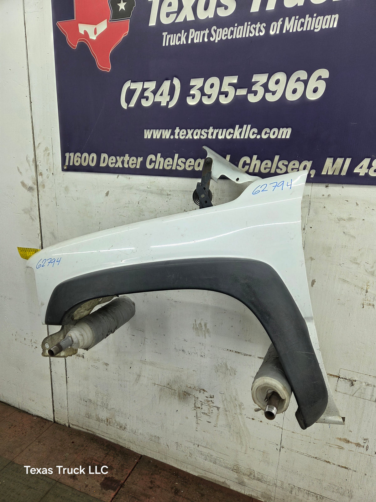 1999-2002 Chevrolet Silverado / Tahoe / Suburban 1500 2500 3500 HD LH Driver Side Front Fender