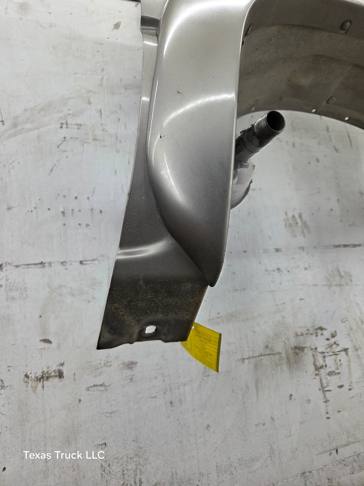 2003-2007 Chevrolet Silverado / Tahoe / Suburban 1500 2500 3500 HD RH Passenger Side "Cateye" Front Fender