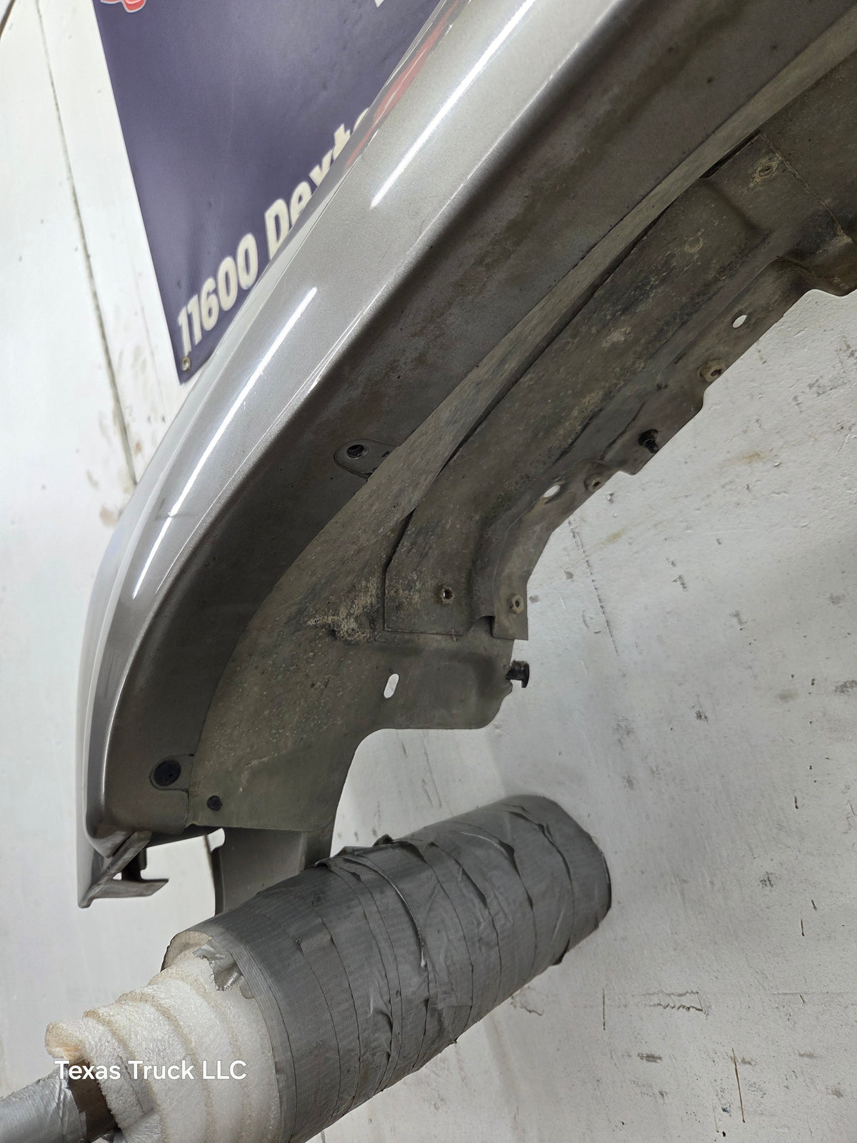 2003-2007 Chevrolet Silverado / Tahoe / Suburban 1500 2500 3500 HD LH Driver Side "Cateye" Front Fender