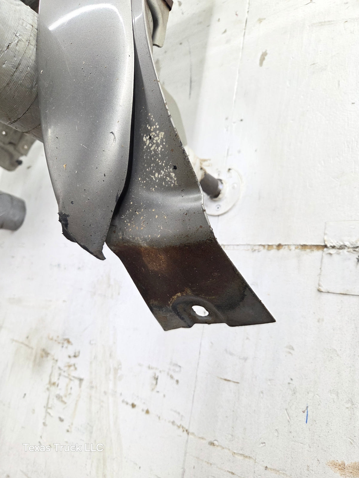 2003-2007 Chevrolet Silverado / Tahoe / Suburban 1500 2500 3500 HD LH Driver Side "Cateye" Front Fender
