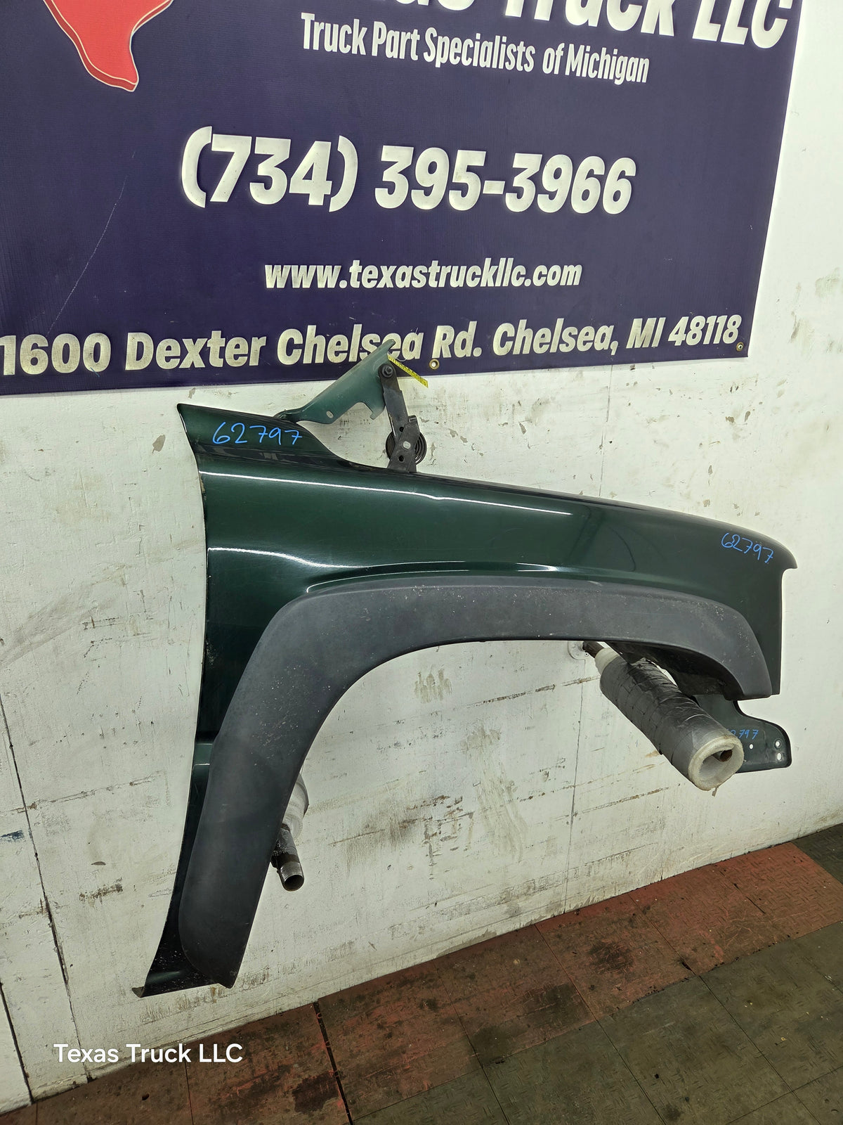 1999-2002 Chevrolet Silverado / Tahoe / Suburban 1500 2500 3500 HD Passenger Front Fender