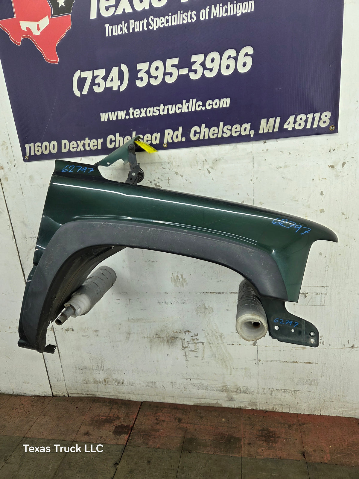 1999-2002 Chevrolet Silverado / Tahoe / Suburban 1500 2500 3500 HD Passenger Front Fender