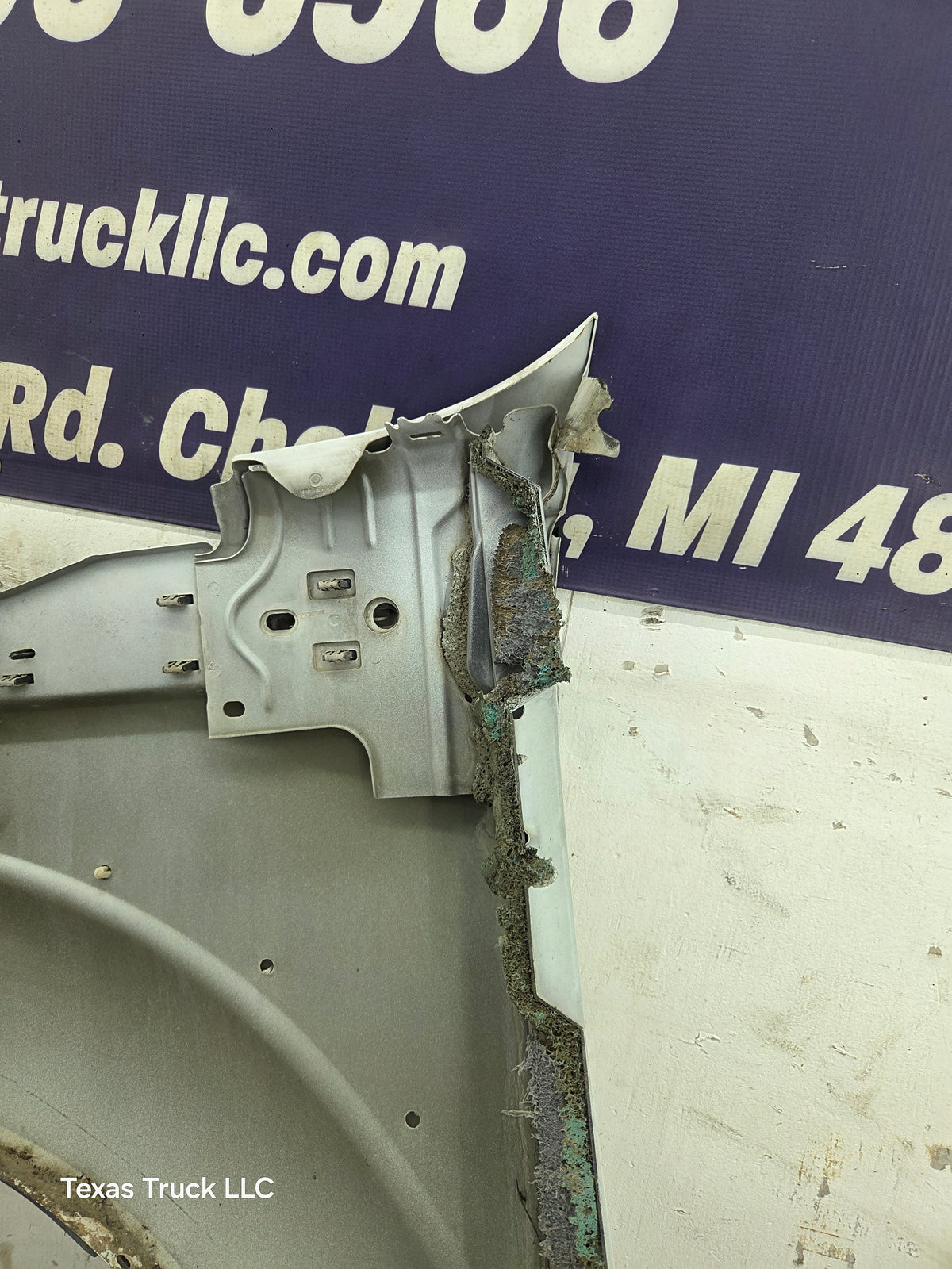 2011-2016 Ford Super Duty F450 F550 RH Passenger Side Front Fender