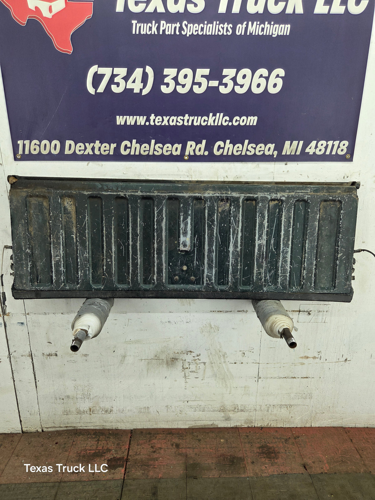 1999-2007 Chevrolet Silverado / GMC Sierra 1500 2500 3500 Tailgate