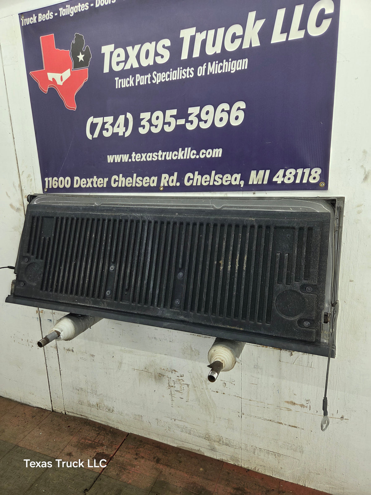 2015-2017 Ford F150 Tailgate - Magnetic