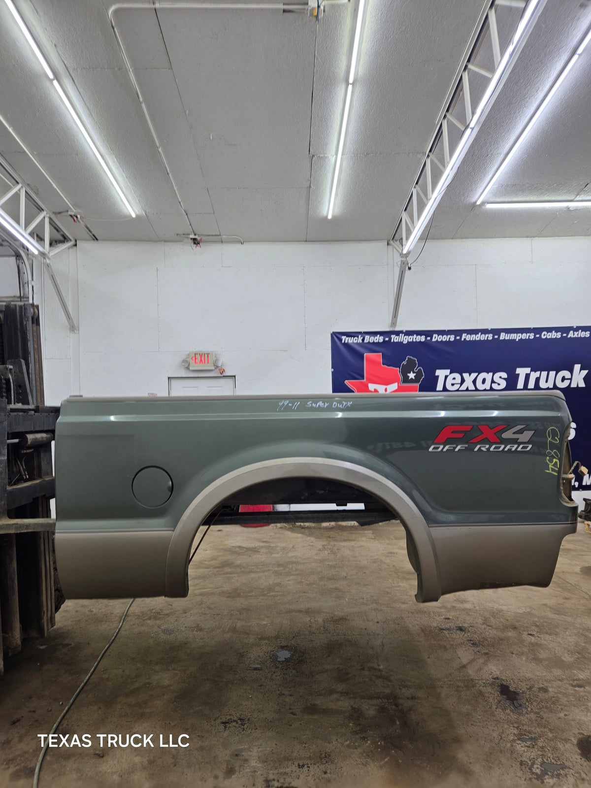 1999-2010 Ford F250 F350 Super Duty 6' 9" Short Truck