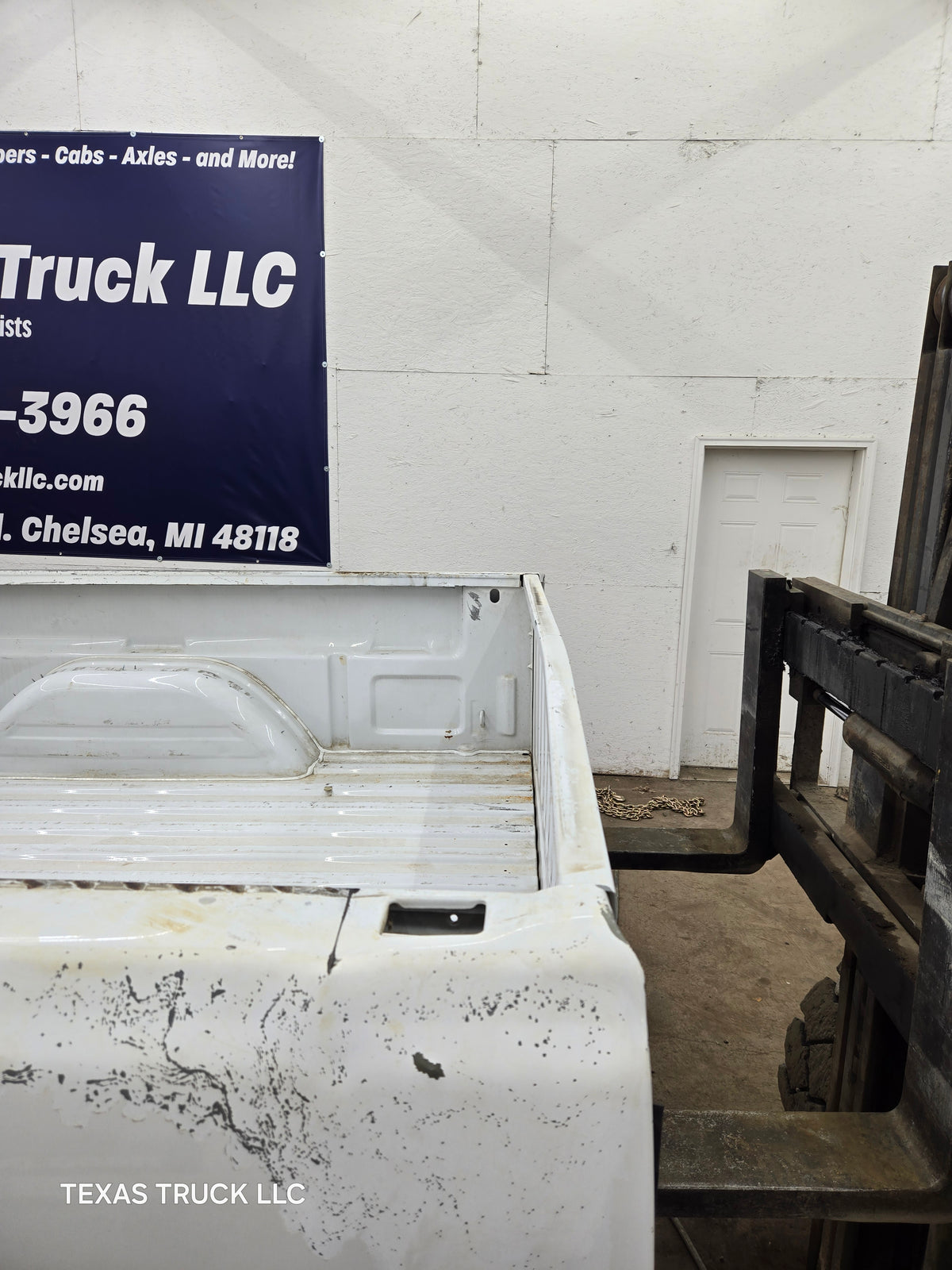 1999-2007 Chevrolet Silverado / GMC Sierra 1500 2500HD 3500HD 6' 6" Short Truck Bed
