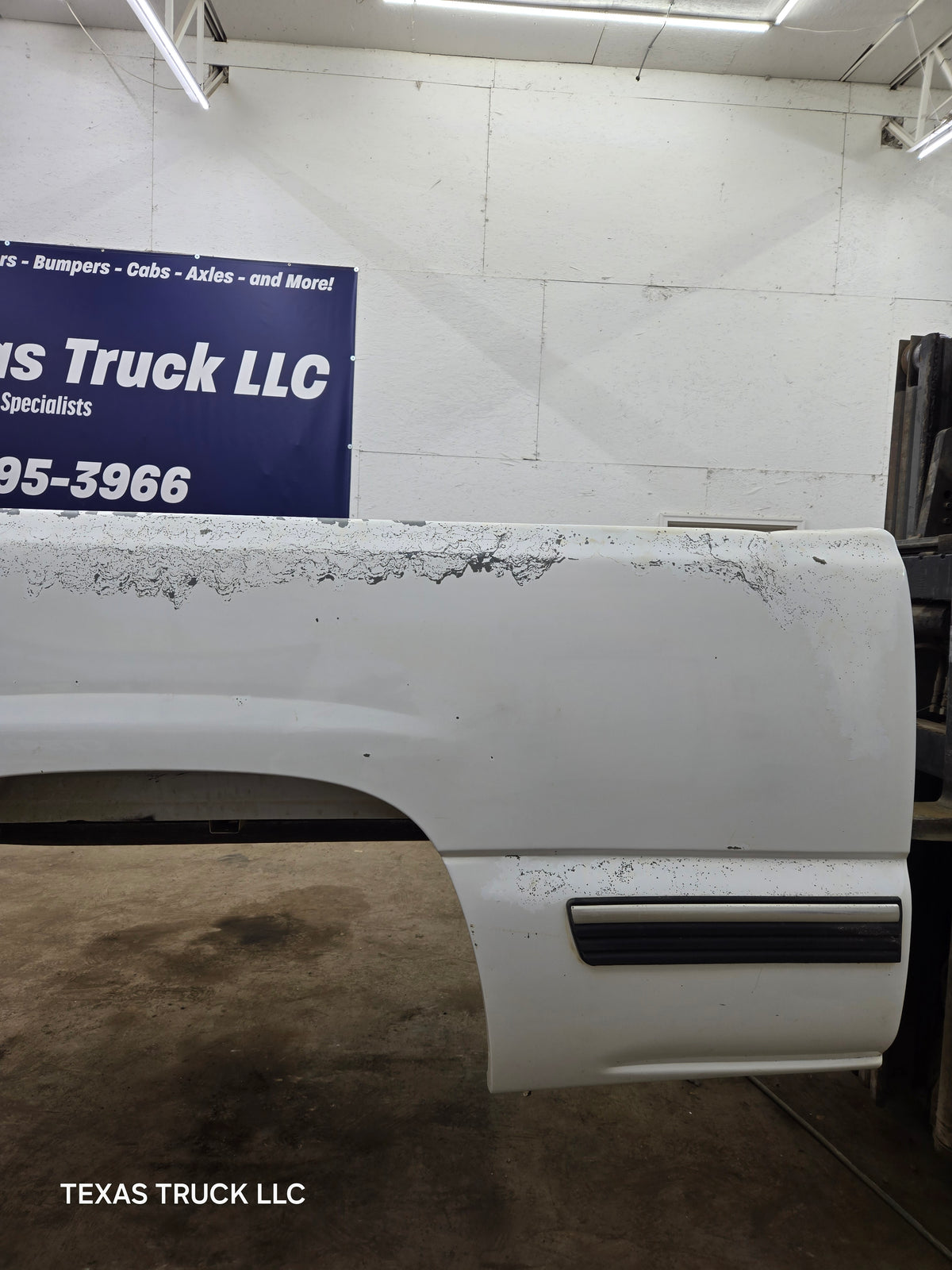 1999-2007 Chevrolet Silverado / GMC Sierra 1500 2500HD 3500HD 6' 6" Short Truck Bed