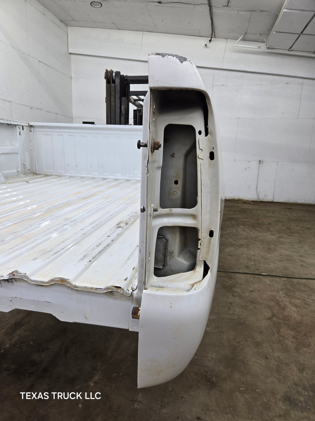1999-2007 Chevrolet Silverado / GMC Sierra 1500 2500HD 3500HD 6' 6" Short Truck Bed
