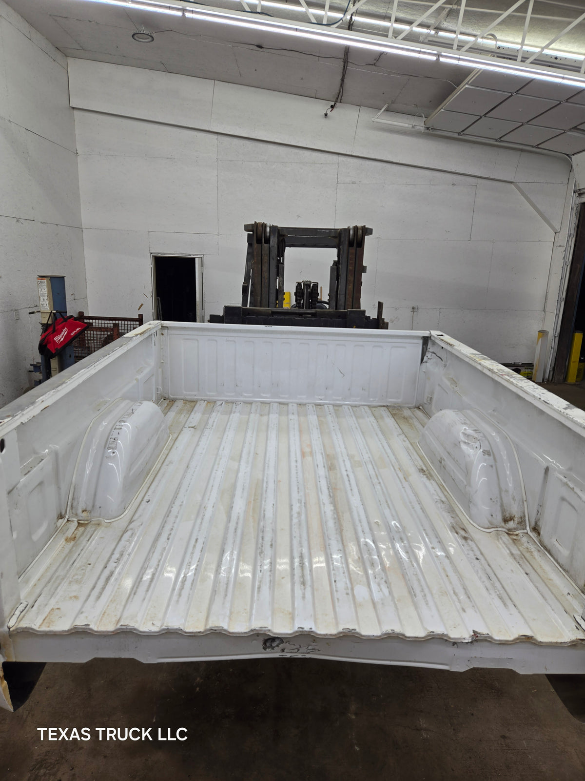 1999-2007 Chevrolet Silverado / GMC Sierra 1500 2500HD 3500HD 6' 6" Short Truck Bed