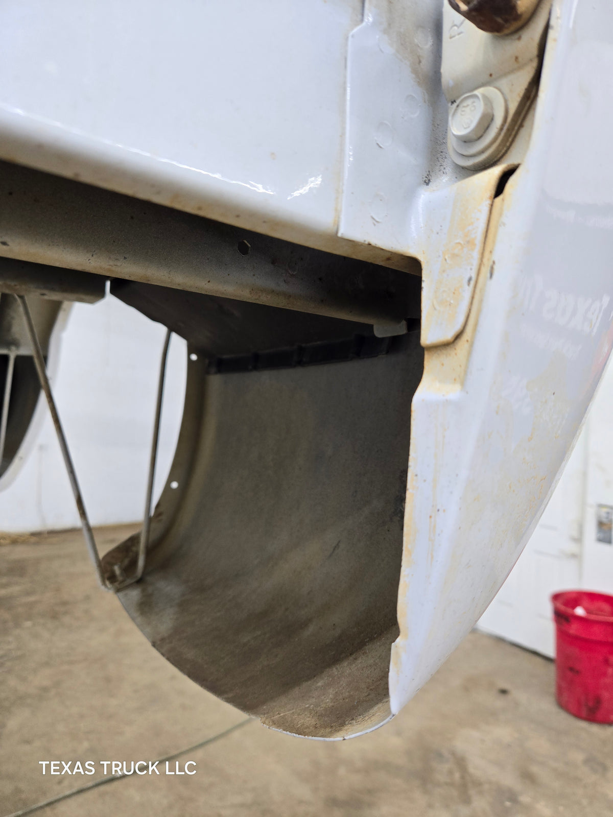 1999-2007 Chevrolet Silverado / GMC Sierra 1500 2500HD 3500HD 6' 6" Short Truck Bed