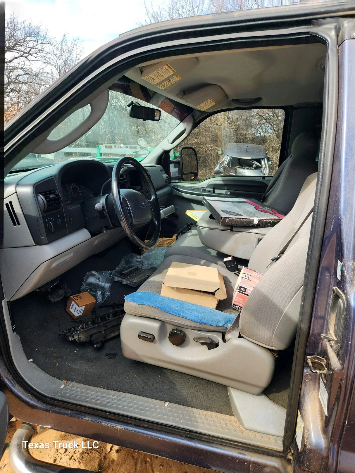 2005 Ford F-250 Super Duty 6.0L Power Stroke - FULL PART OUT Texas Truck LLC