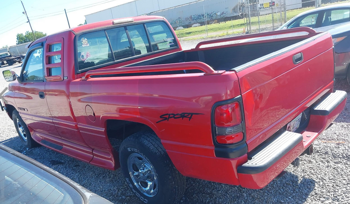 1996 DODGE RAM 1500 Club Cab extended cab short bed - FULL PART OUT