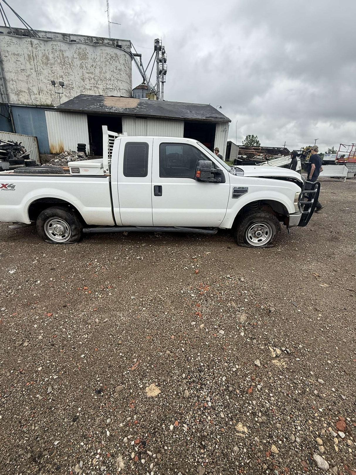 2010 Ford F-250 Extended Cab 6.5ft Short Bed Super Duty 5.4L triton 4x4 - FULL PART OUT