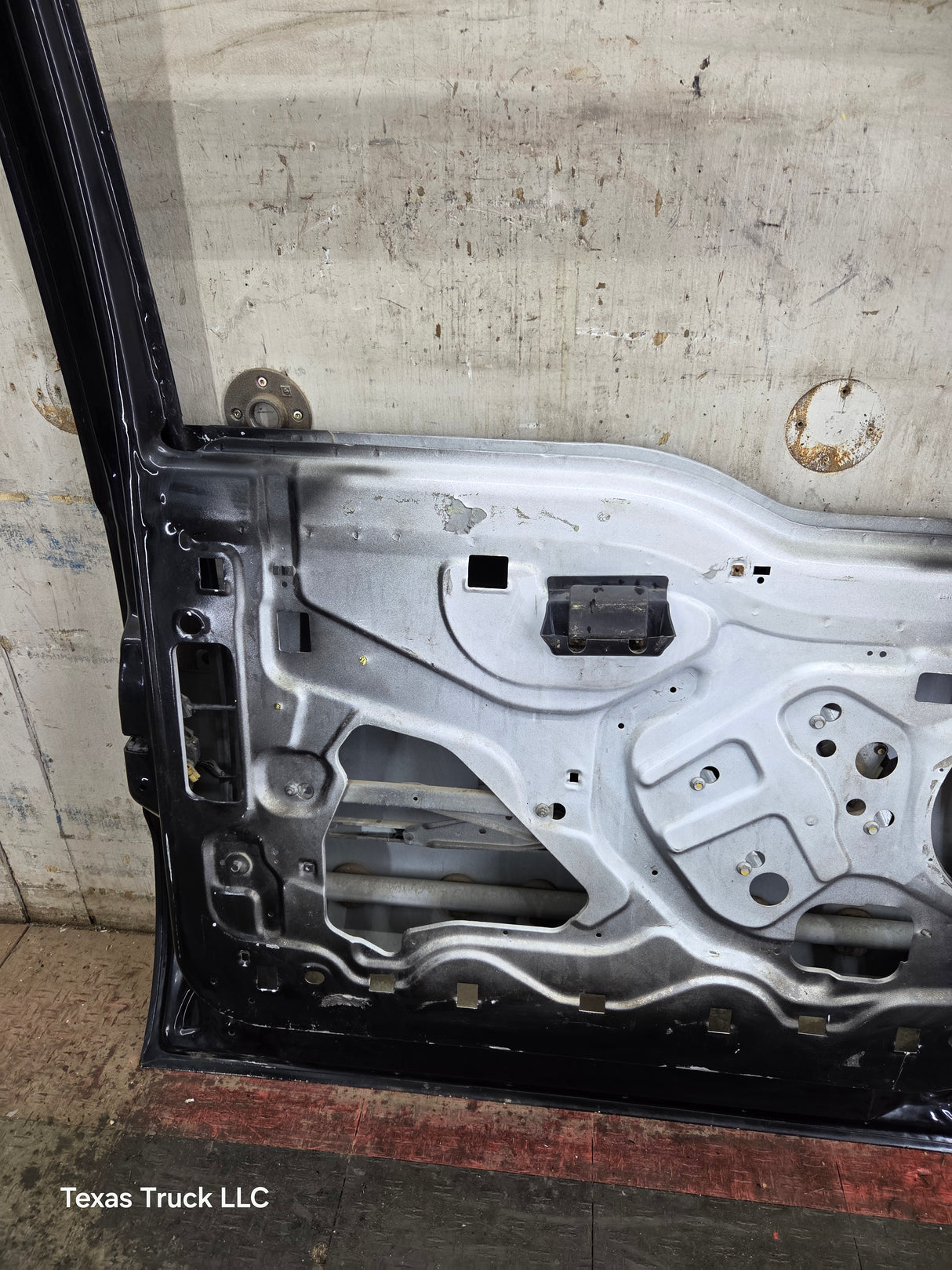 1999-2011 Ford Super Duty LH Driver Side Front Door F250 F350 F450 F550