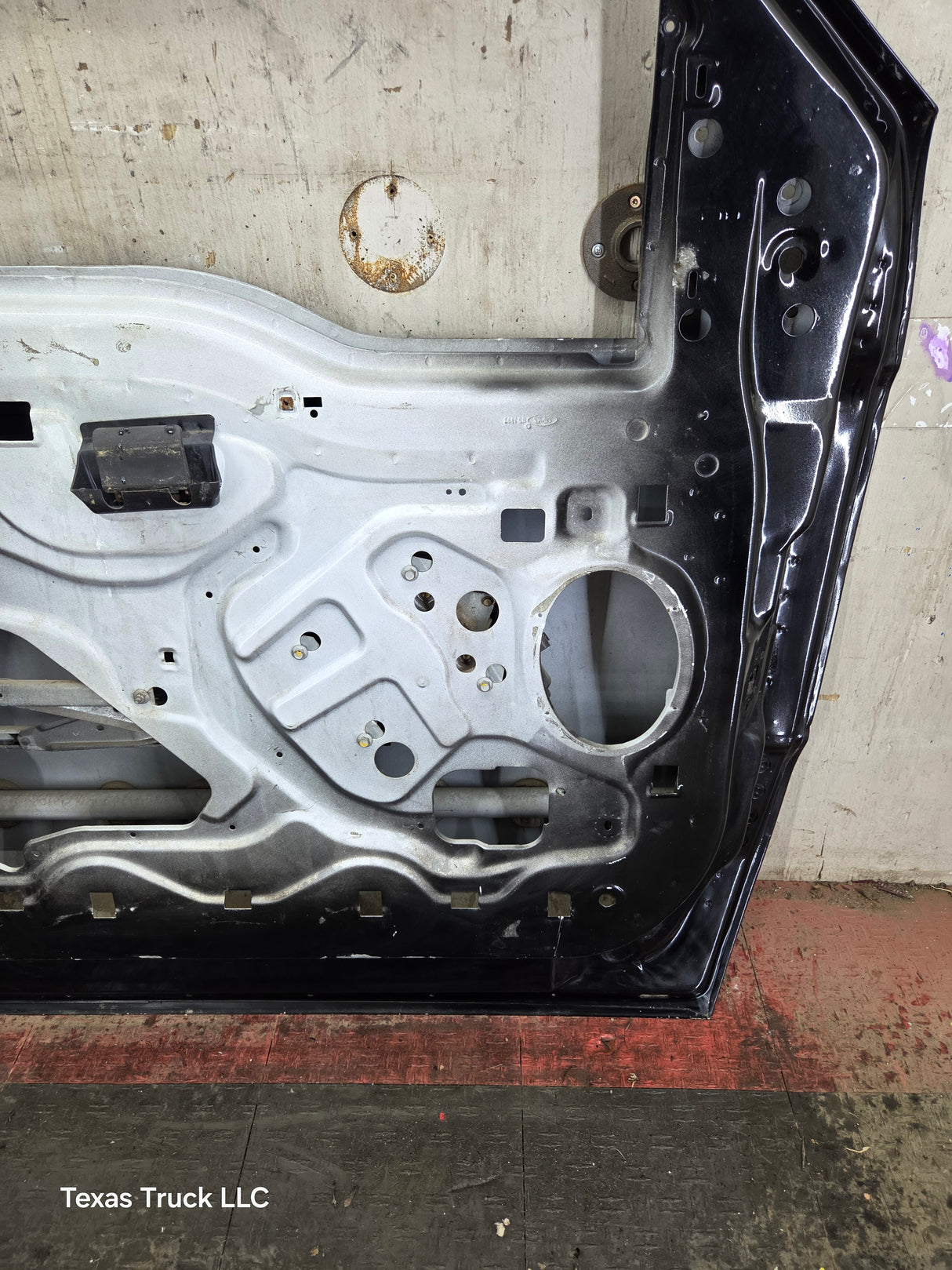 1999-2011 Ford Super Duty LH Driver Side Front Door F250 F350 F450 F550