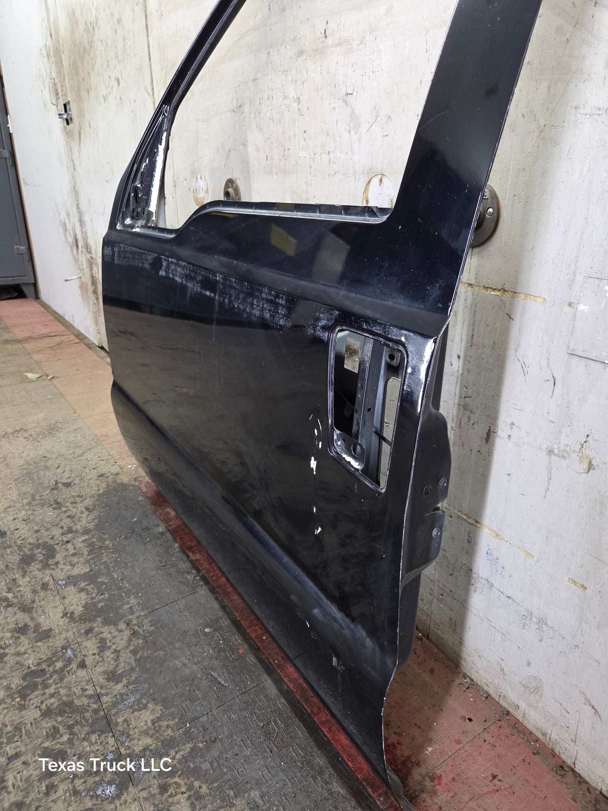 1999-2011 Ford Super Duty LH Driver Side Front Door F250 F350 F450 F550