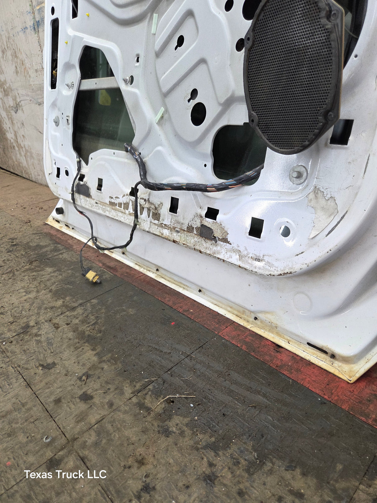 1999-2011 Ford Super Duty LH Driver Side Front Door F250 F350 F450 F550