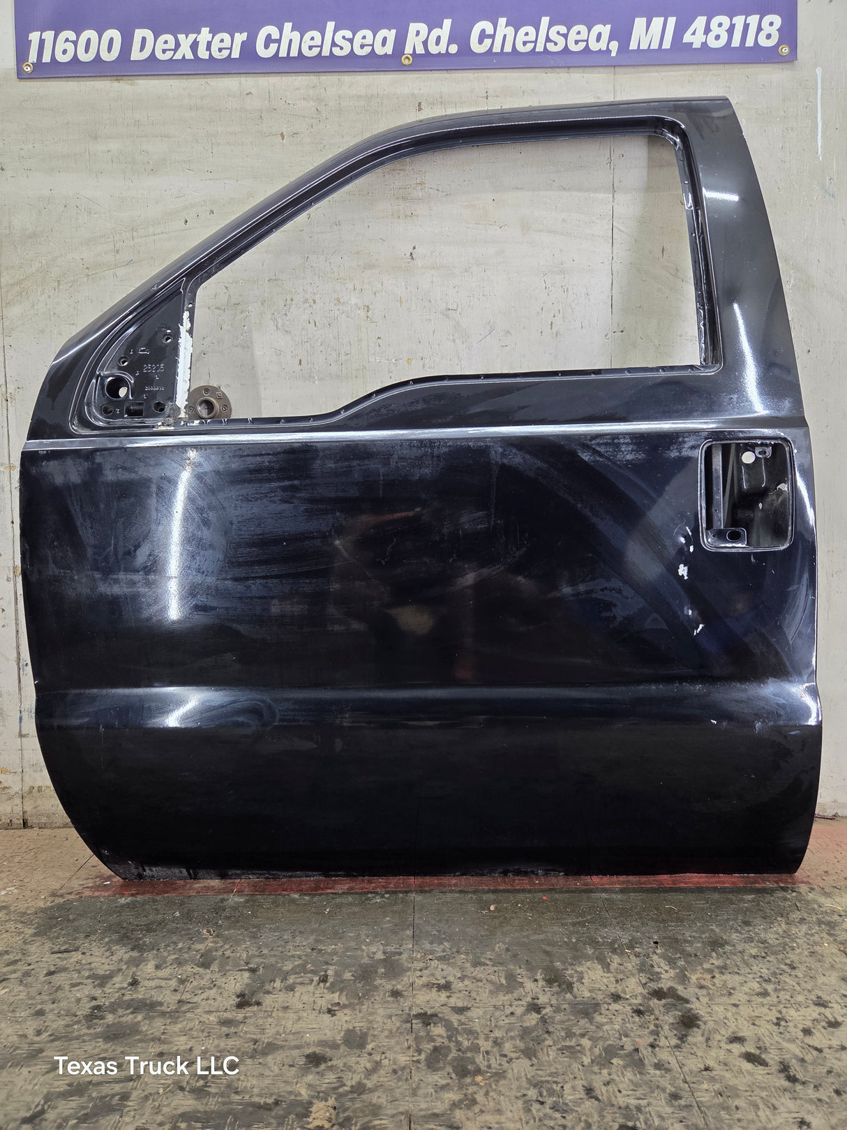 1999-2011 Ford Super Duty LH Driver Side Front Door F250 F350 F450 F550