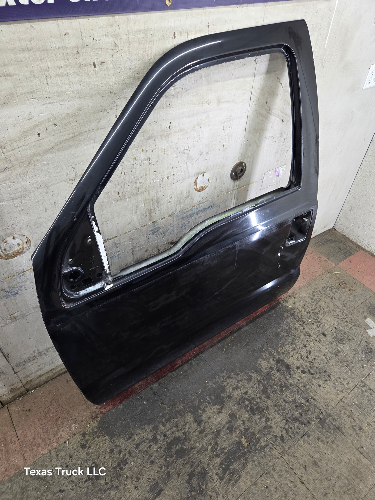 1999-2011 Ford Super Duty LH Driver Side Front Door F250 F350 F450 F550