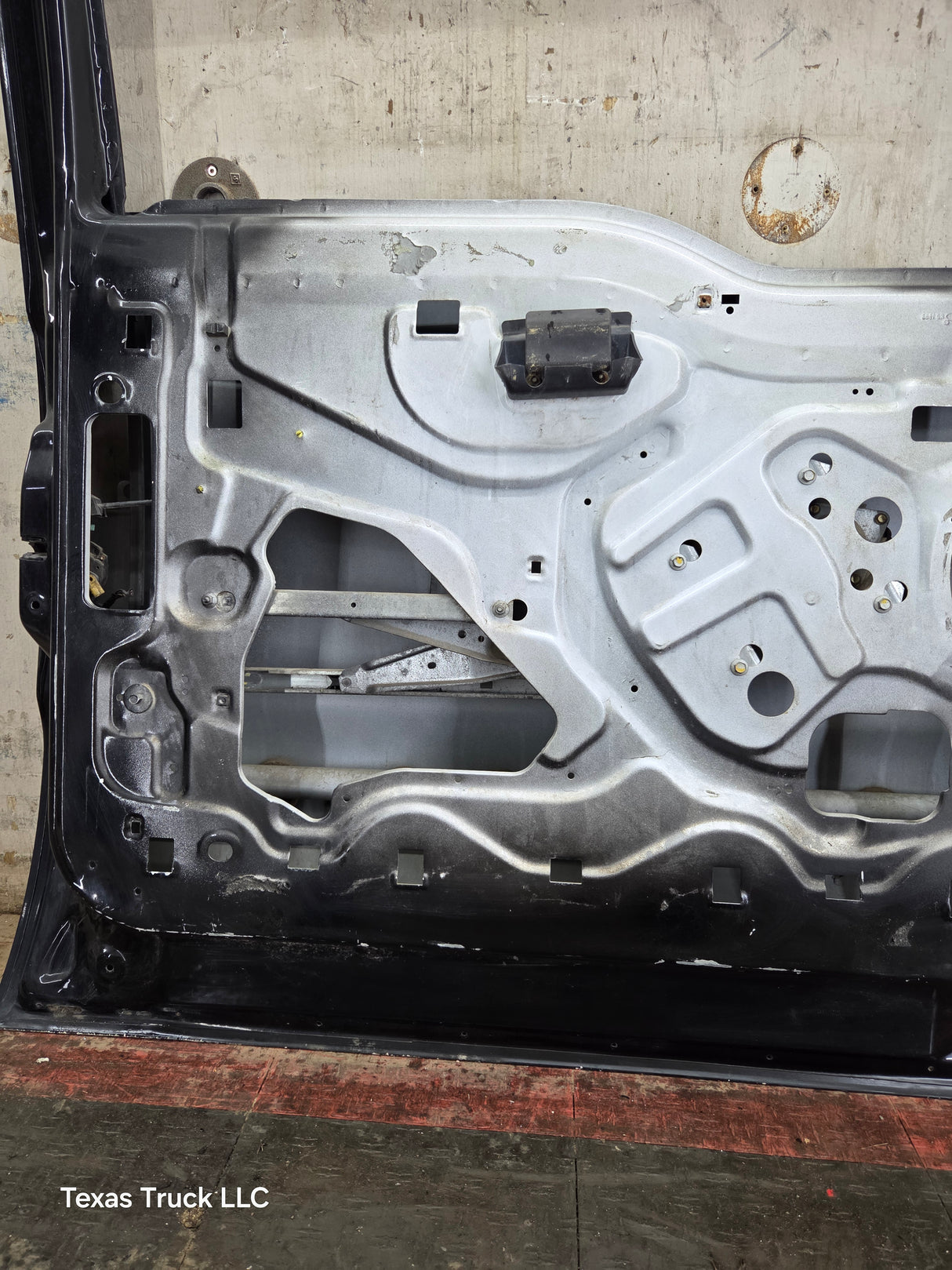 1999-2011 Ford Super Duty LH Driver Side Front Door F250 F350 F450 F550