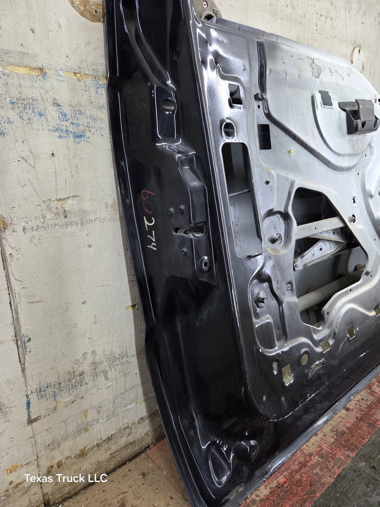 1999-2011 Ford Super Duty LH Driver Side Front Door F250 F350 F450 F550