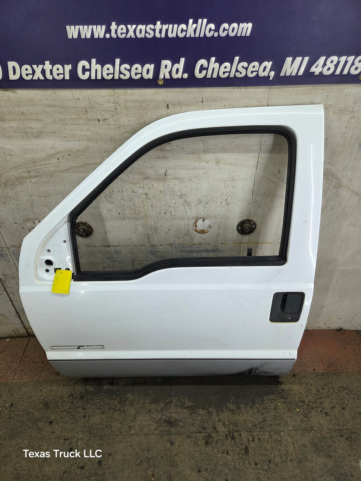 1999-2011 Ford Super Duty LH Driver Side Front Door F250 F350 F450 F550