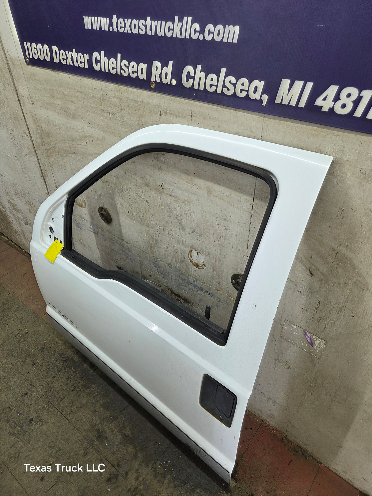 1999-2011 Ford Super Duty LH Driver Side Front Door F250 F350 F450 F550