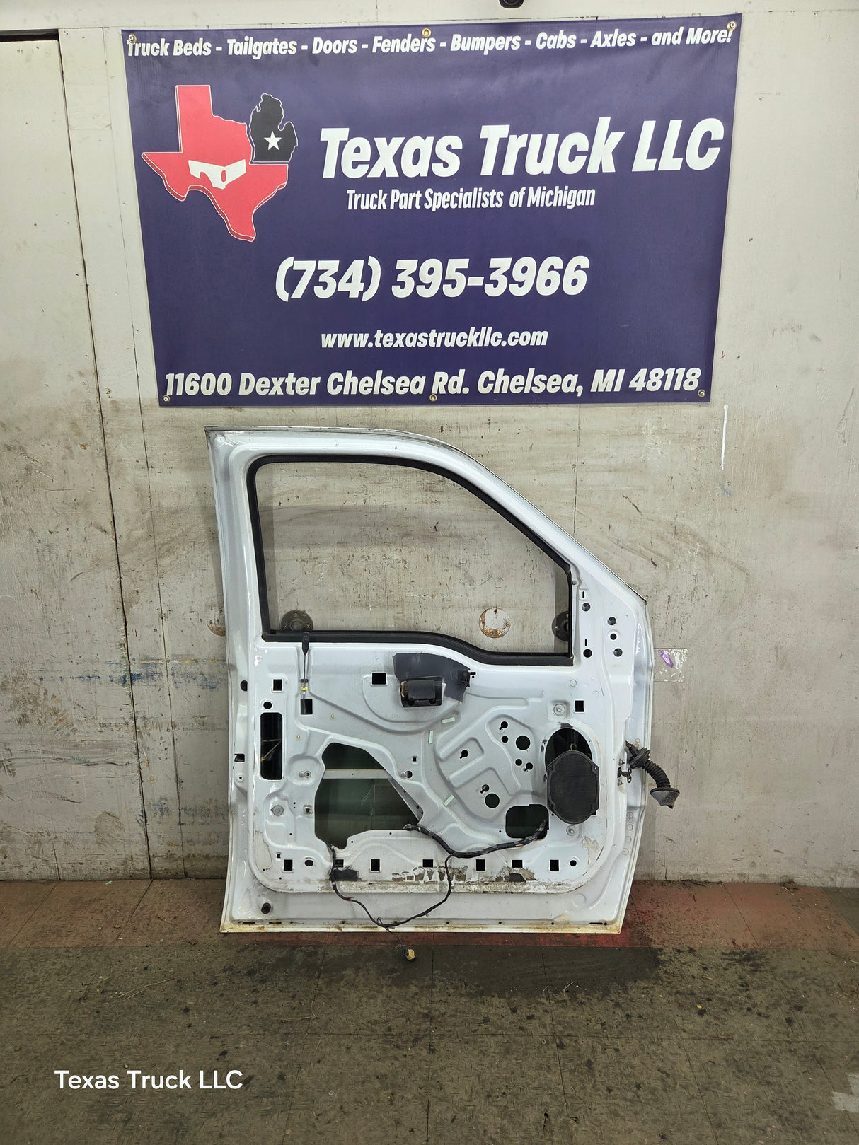1999-2011 Ford Super Duty LH Driver Side Front Door F250 F350 F450 F550