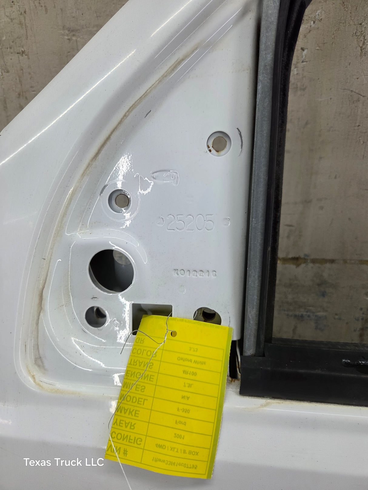 1999-2011 Ford Super Duty LH Driver Side Front Door F250 F350 F450 F550