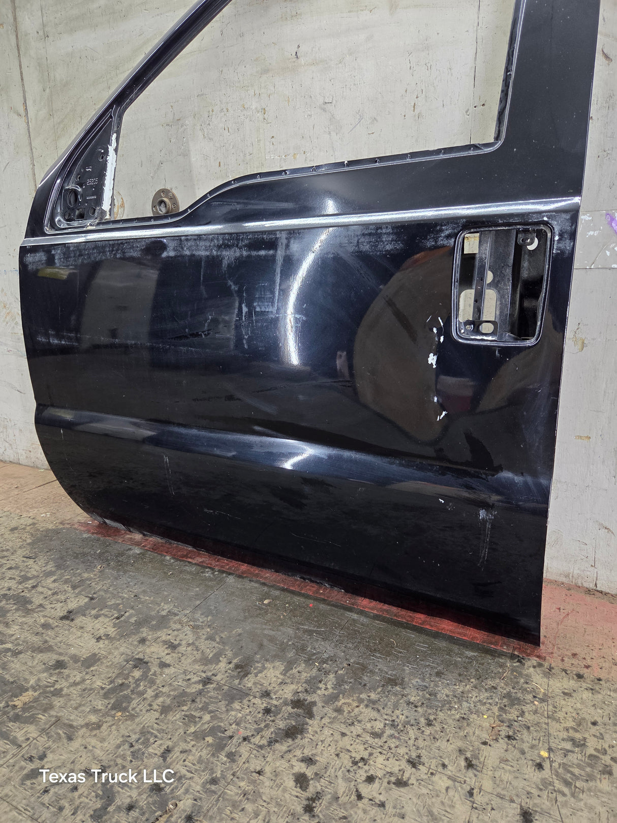 1999-2011 Ford Super Duty LH Driver Side Front Door F250 F350 F450 F550