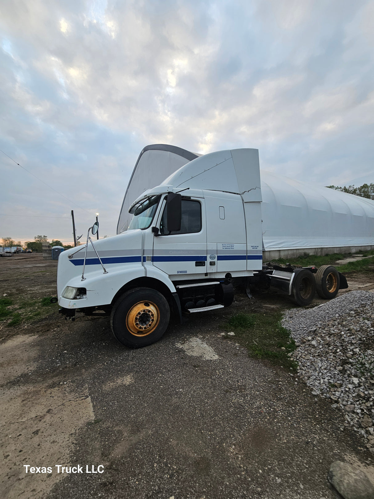 2014 Volvo VNM T/A Sleeper Truck Tractor -FULL PART OUT Texas Truck LLC