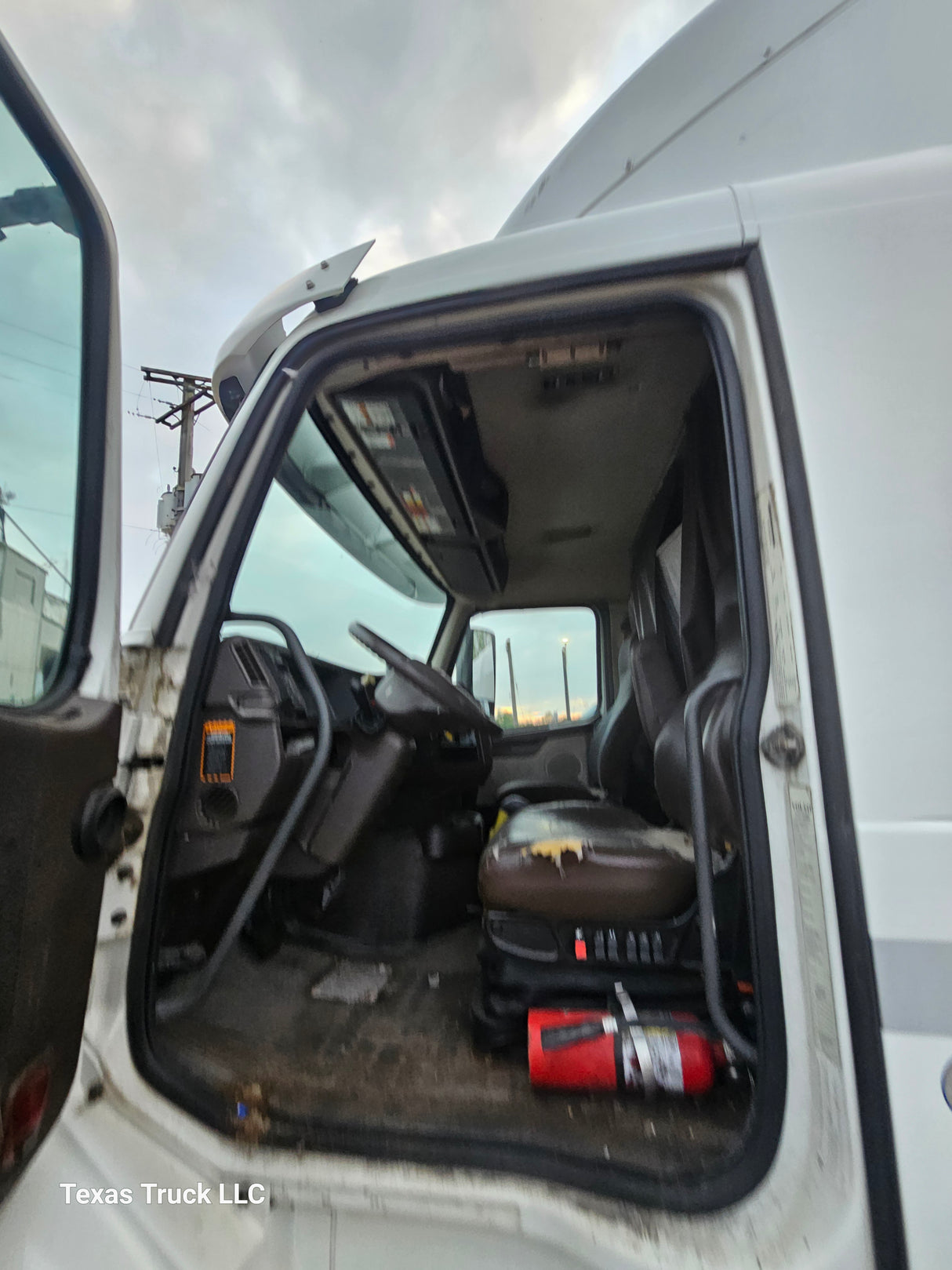 2014 Volvo VNM T/A Sleeper Truck Tractor -FULL PART OUT Texas Truck LLC