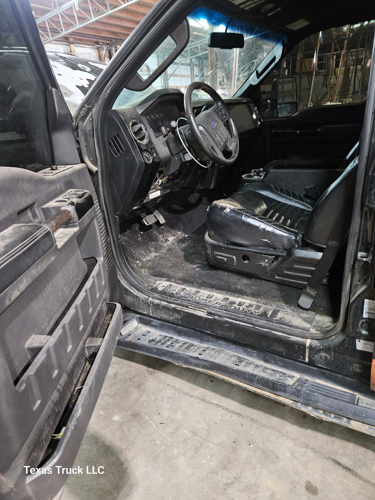 2008 Ford F-350 Super Duty Harley-Davidson Edition 6.4L Power Stroke - FULL PART OUT Texas Truck LLC