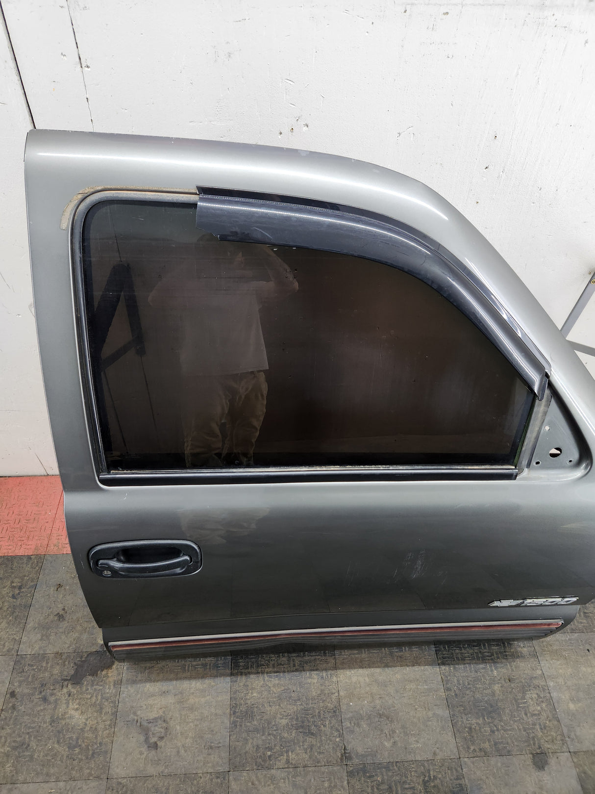 1999-2006 Chevrolet Silverado / GMC Sierra 1500 2500 3500 HD Front Passenger Door RH