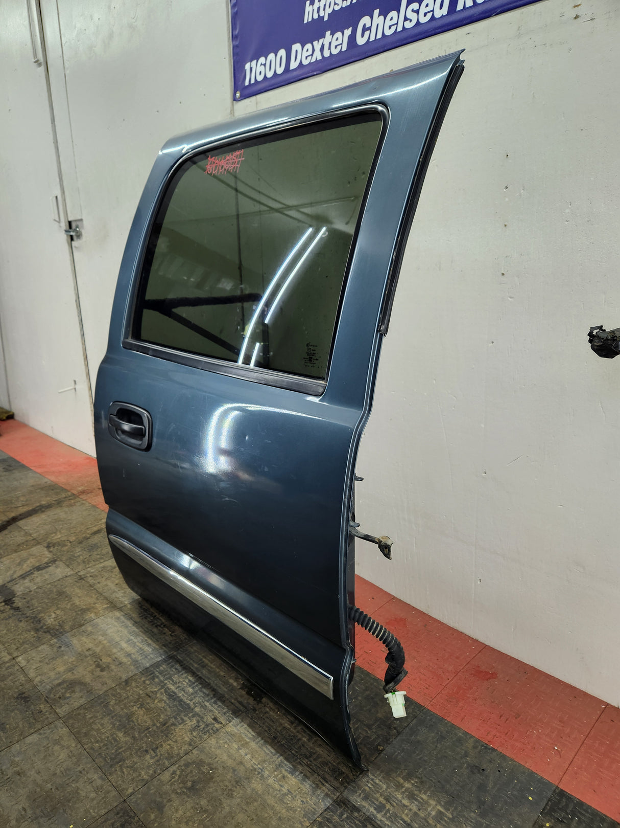 1999-2006 Chevrolet Silverado / GMC Sierra 1500 2500 3500 HD Passenger side Crew Cab rear door