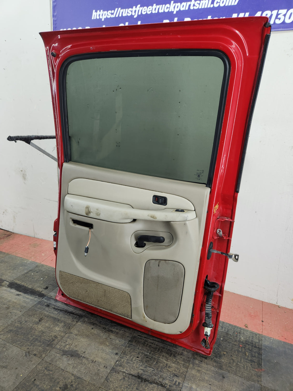 1999-2006 Chevrolet Silverado / GMC Sierra 1500 2500 3500 HD Driver side Crew Cab rear door